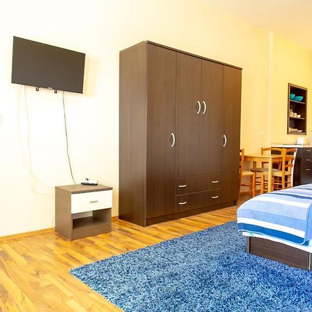 Apartments Facini Košljun Exteriör bild